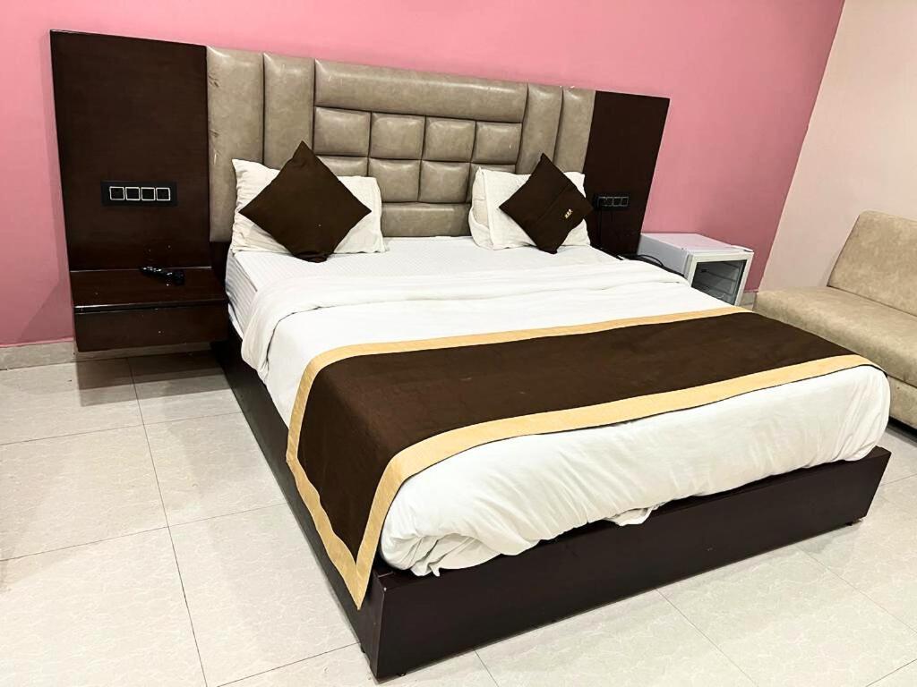 Hotel Hirapanna Bareilly Luaran gambar